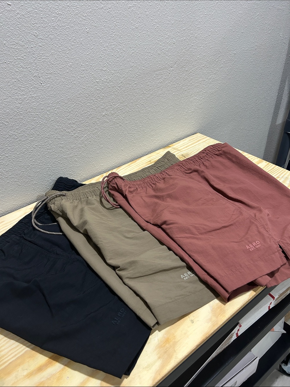 3 AEROPOSTALE Men's Elastic Waist Shorts